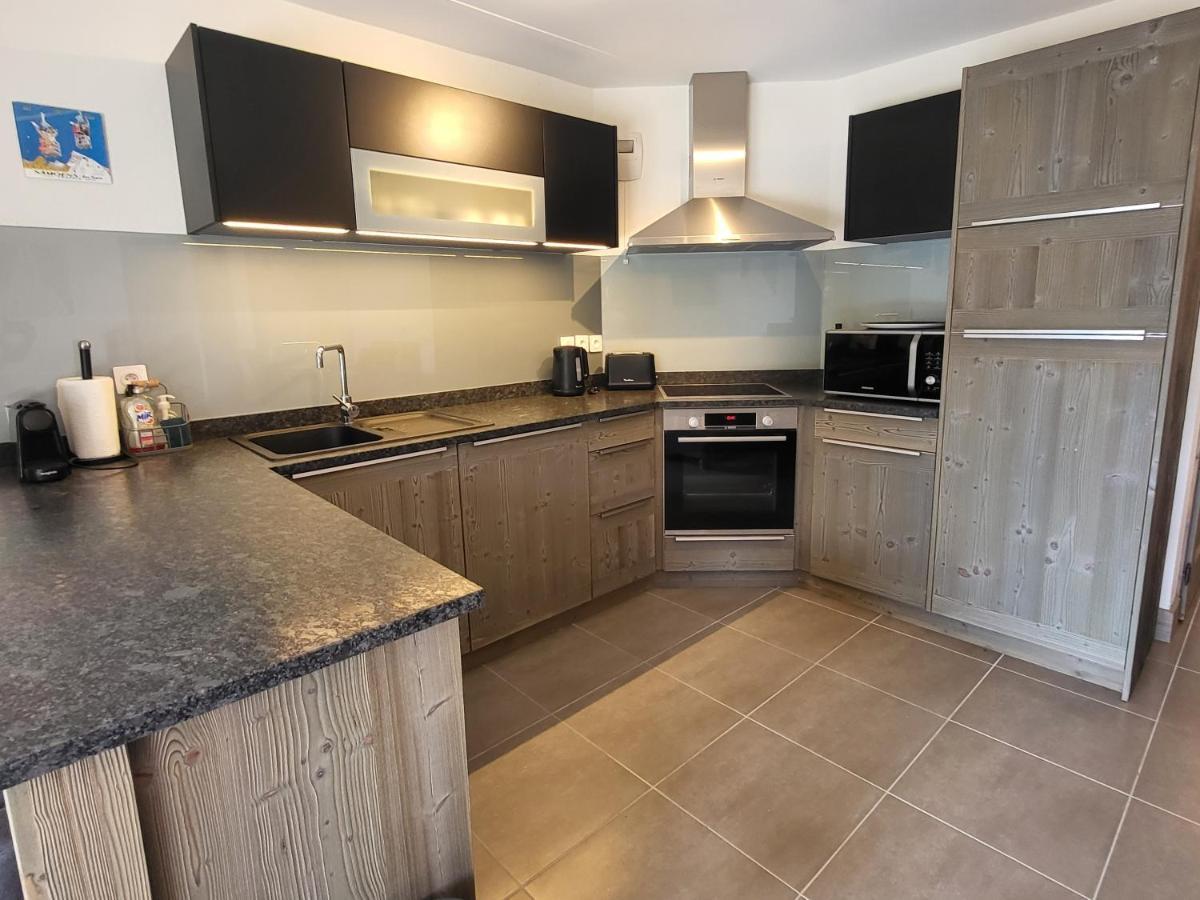 Plein Soleil Modern 3 Bedroom Apartment With Stunning Mountain Views سامووه المظهر الخارجي الصورة